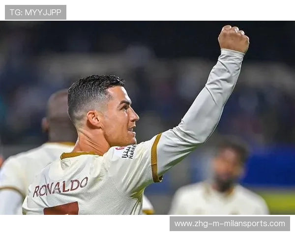 C罗点赞榜单争议再起，历史纪录追逐激战